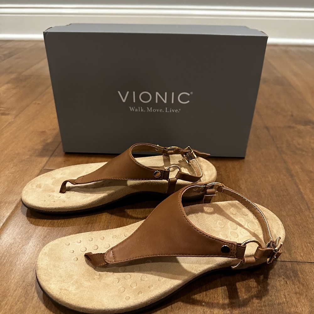 Vionic “Kiera” Light Brown Thong Sandel